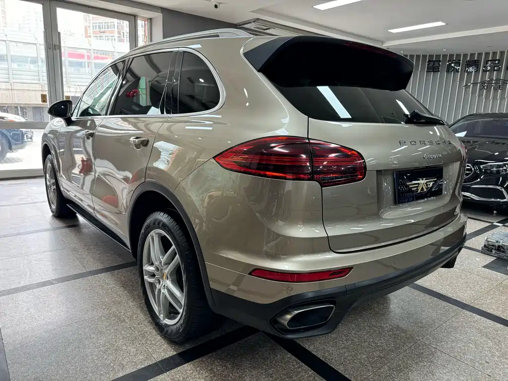 Porsche Cayenne 2015 — фото 7