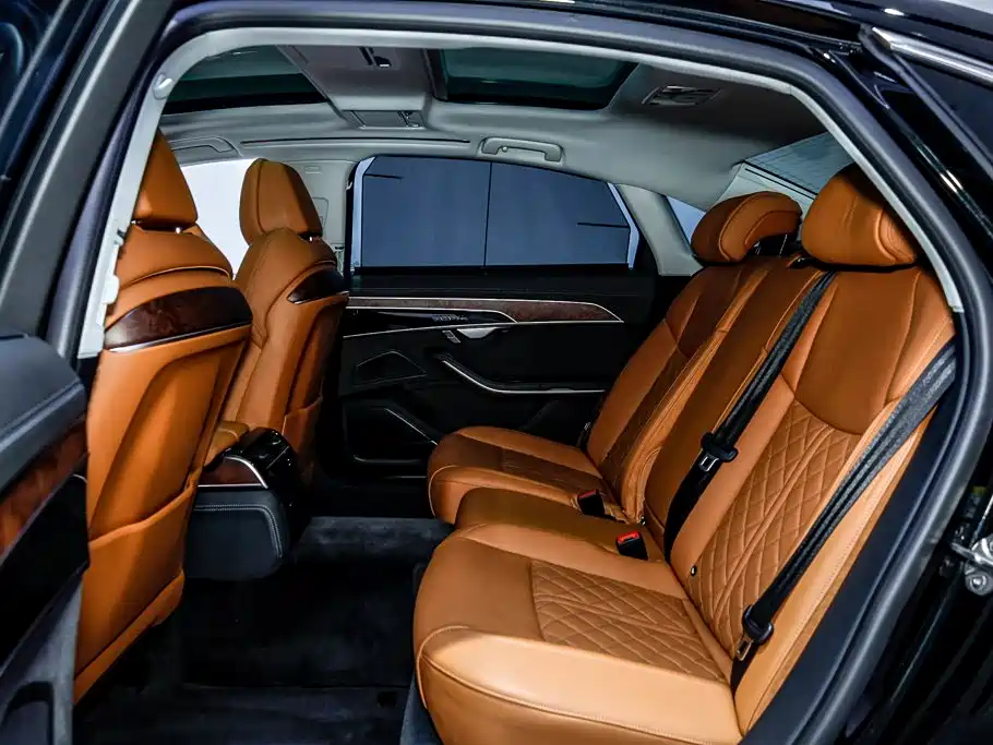 Audi A8 2022 — фото 10