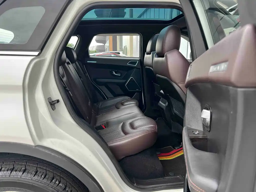 Landwind X7 2015 — фото 15