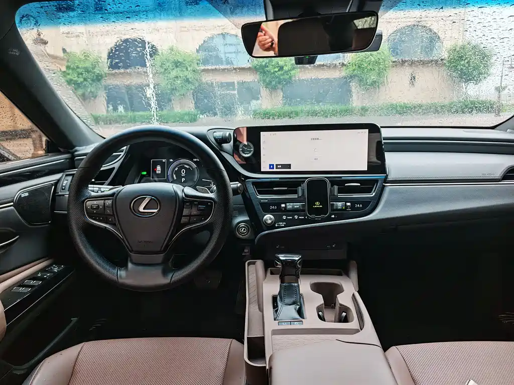 Lexus ES 2023 — фото 10