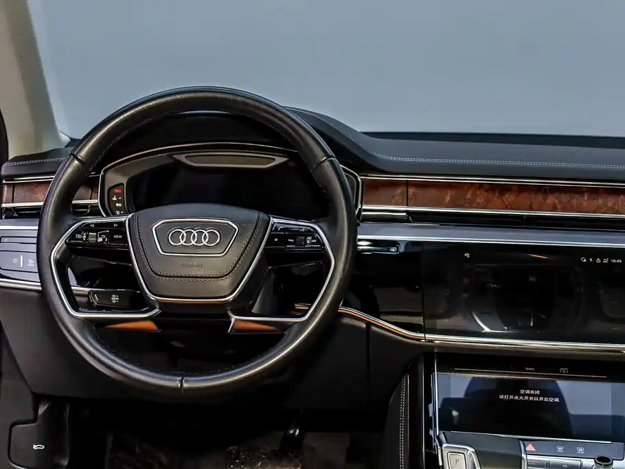 Audi A8 2022 — фото 22