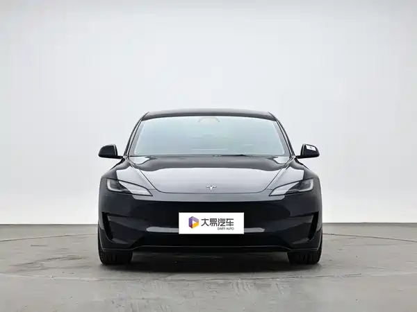 Tesla Model 3 2025