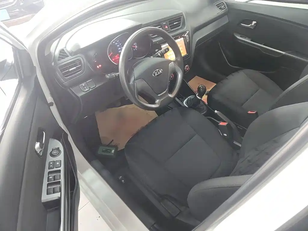 Kia K2 2015 — фото 16