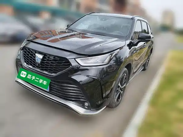 Toyota Crown Kluger 2023