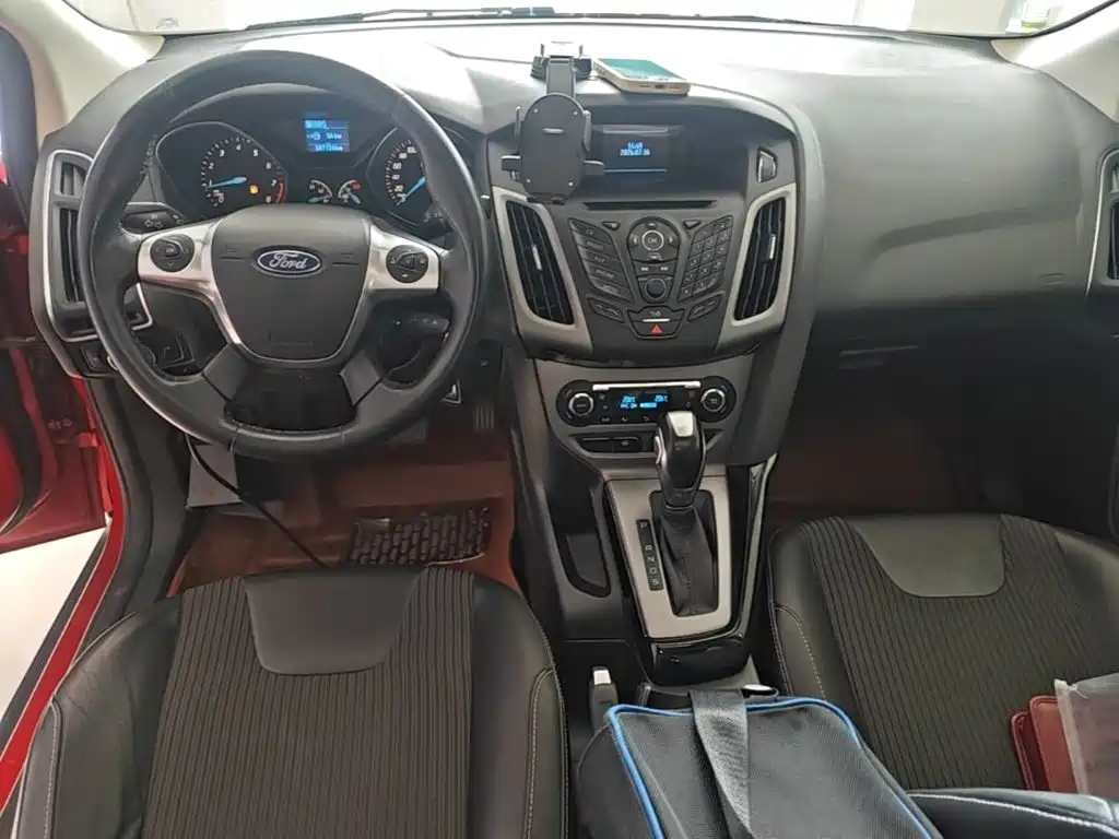 Ford Focus 2015 — фото 6