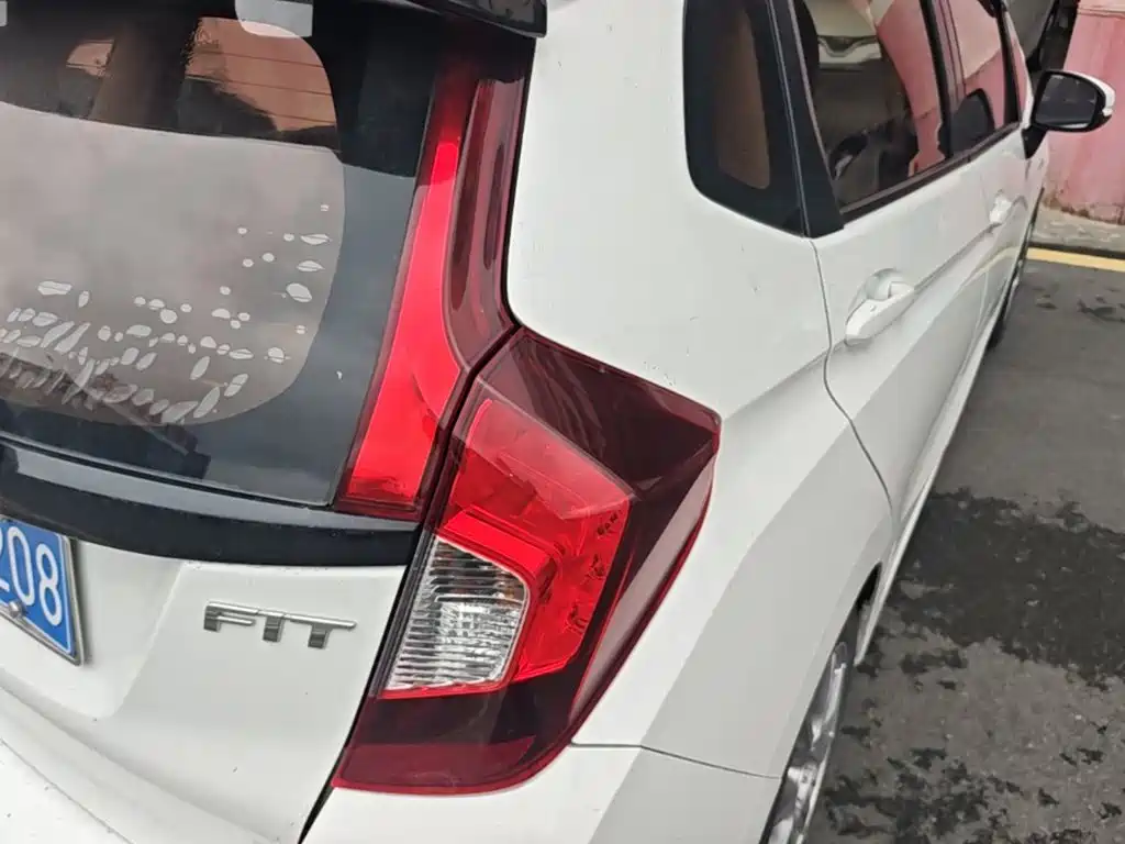 Honda Fit 2018 — фото 8