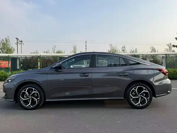 MG MG5 2024