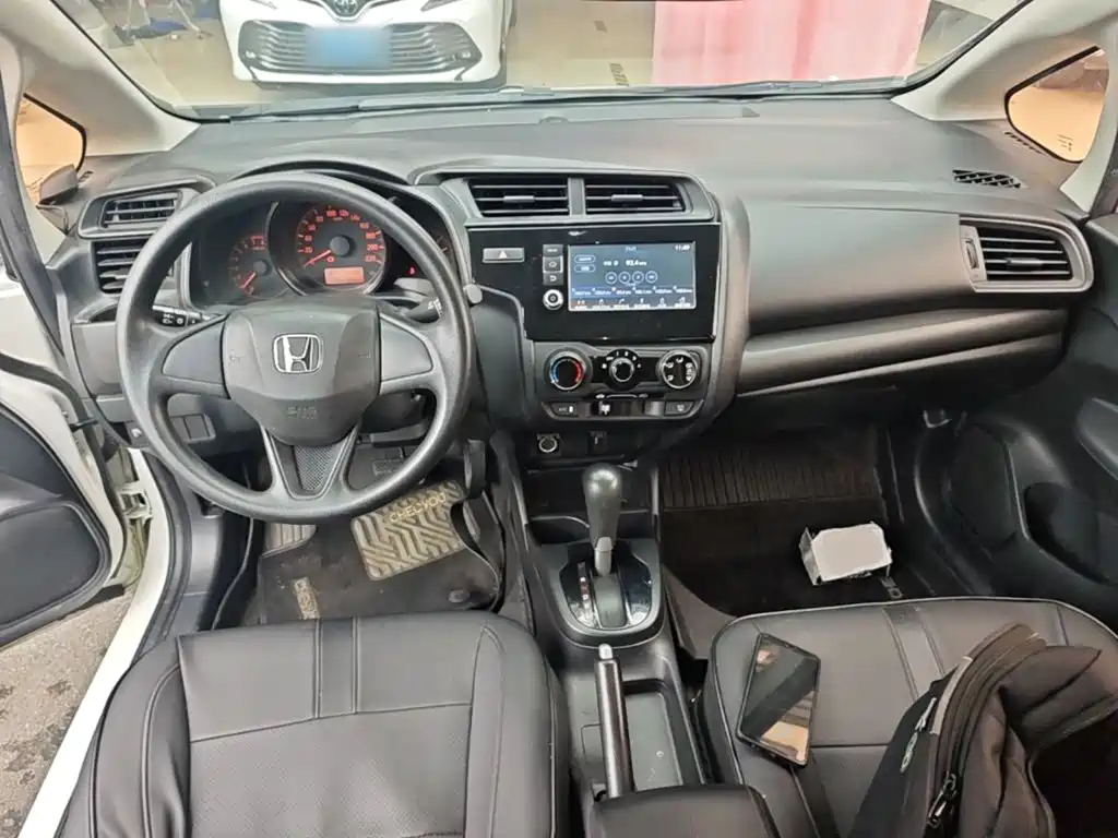 Honda Fit 2018 — фото 10