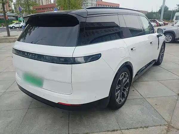Lynk & Co 900 2026