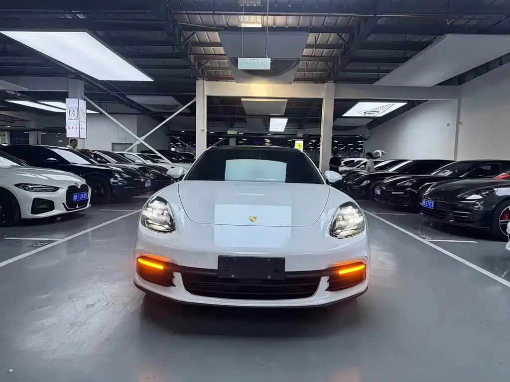 Porsche Panamera 2017 — фото 2