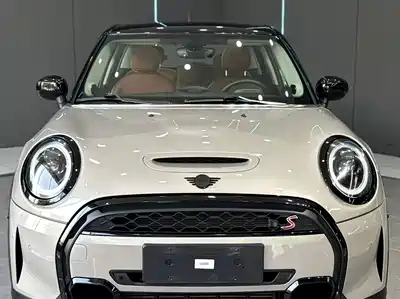 MINI MINI 2023