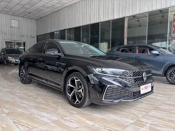 Volkswagen Passat 2023