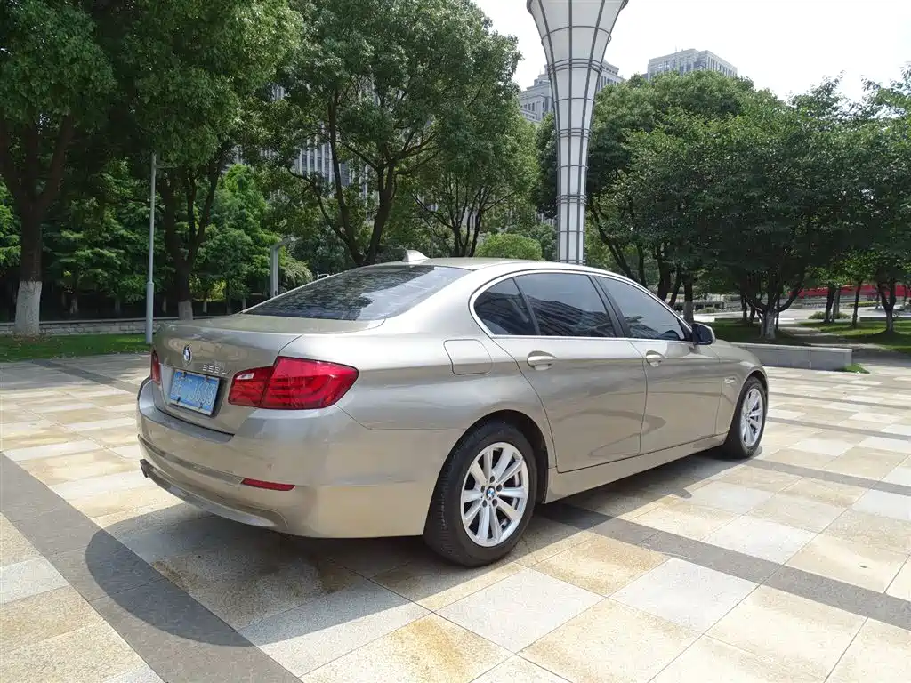 BMW 5 Series 2011