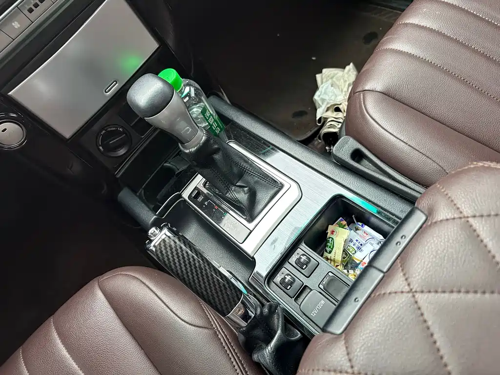 Toyota Prado 2015 — фото 13