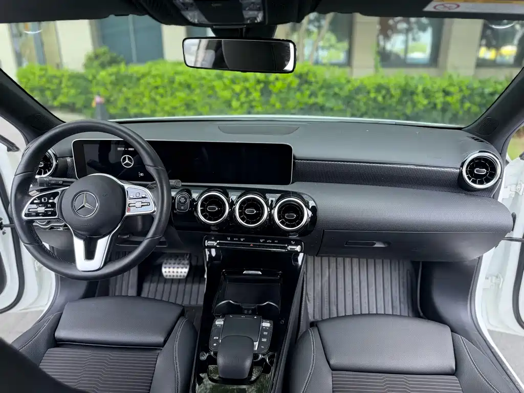 Mercedes-Benz A-Class 2020 — фото 5