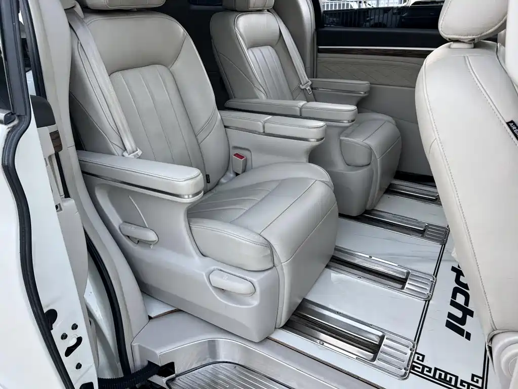 GAC Trumpchi M8 2018 — фото 10
