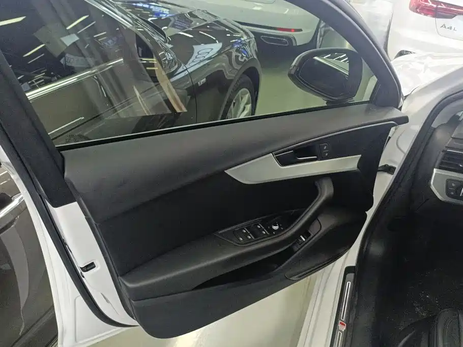 Audi A4L 2018