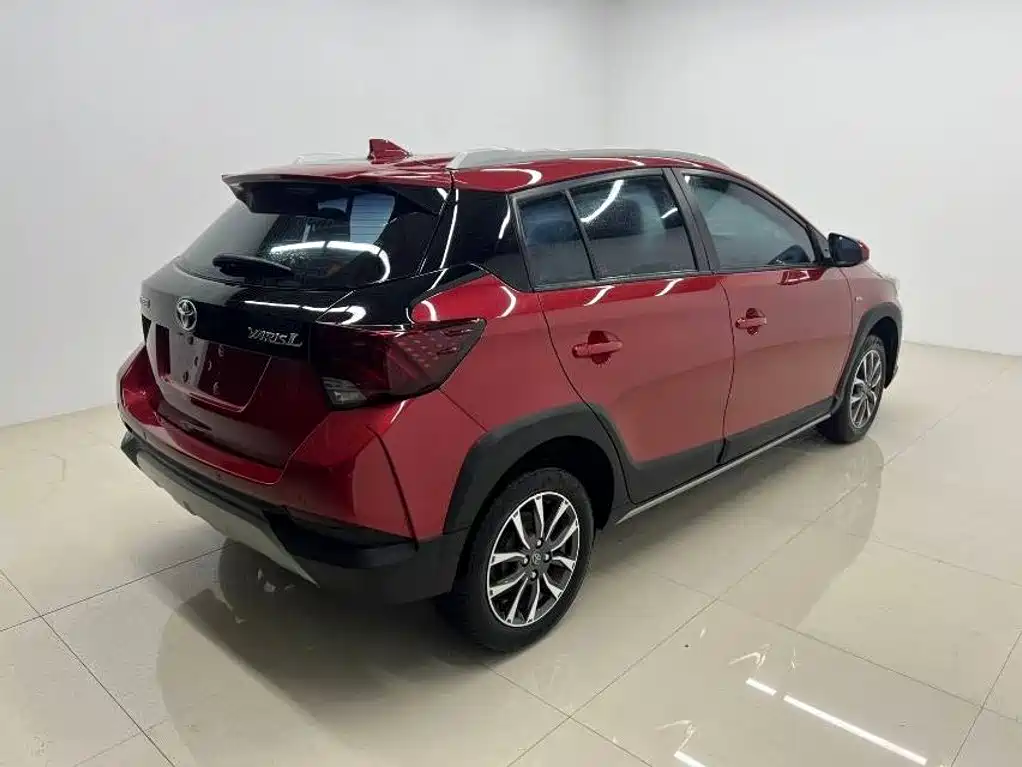 Toyota Yaris L 2022