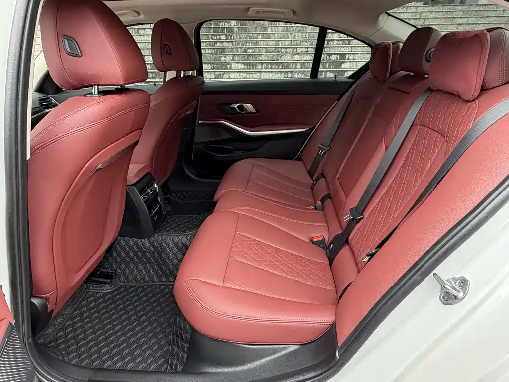 BMW 3 Series 2023 — фото 13