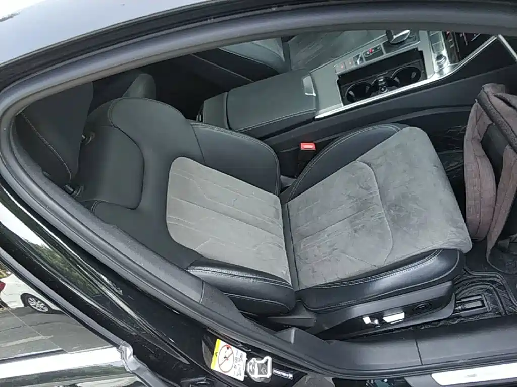 Audi A6L 2023 — фото 25