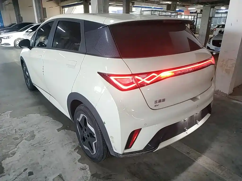 BYD Dolphin 2023