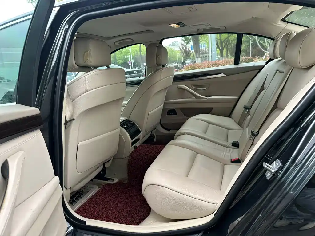 BMW 5 Series 2011