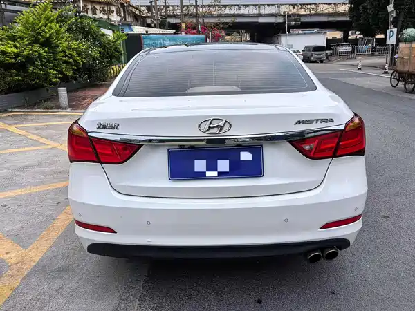 Hyundai Mistra 2014
