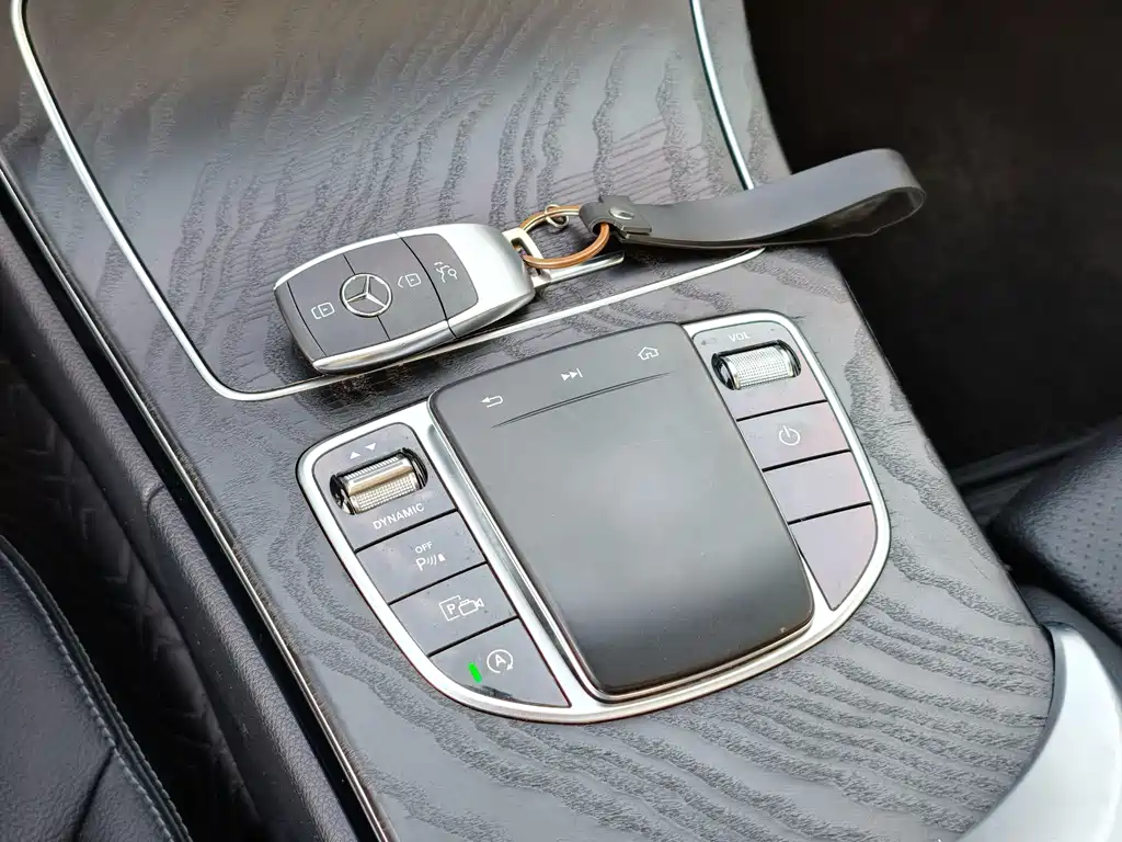 Mercedes-Benz C-Class 2019 — фото 18