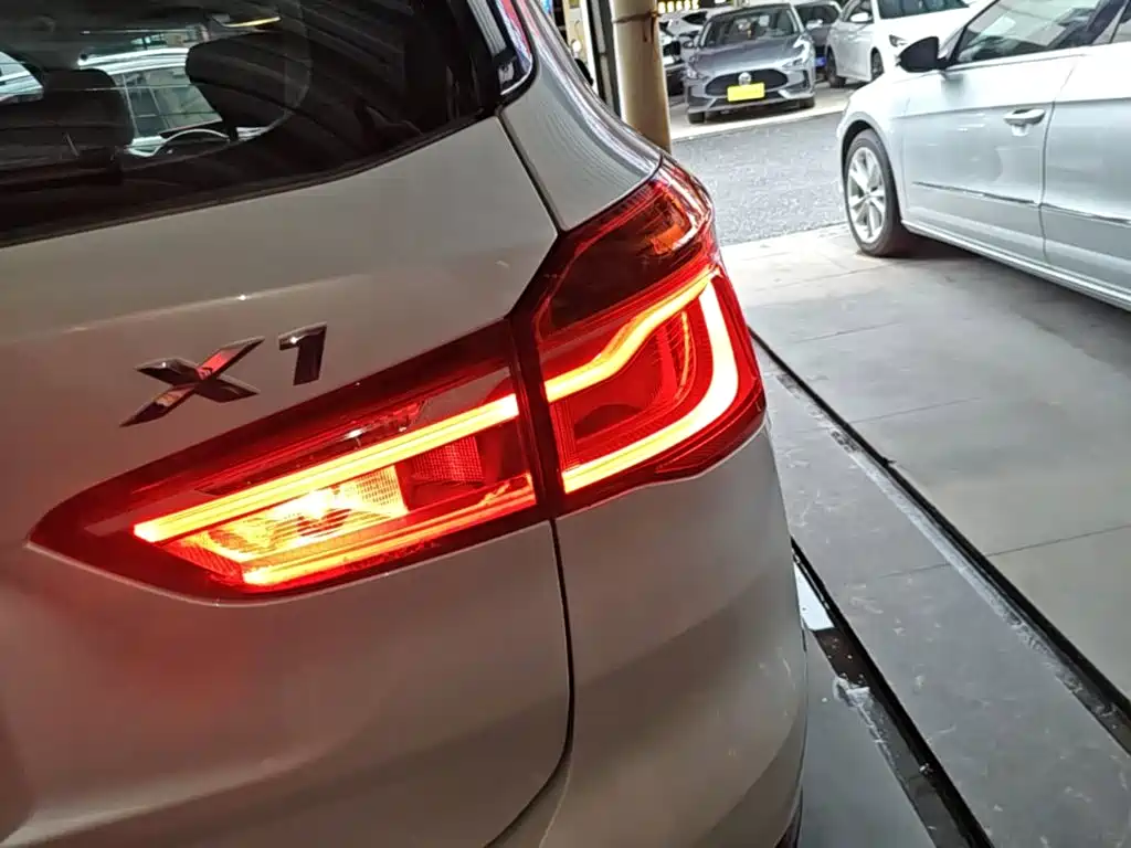 BMW X1 2018 — фото 8