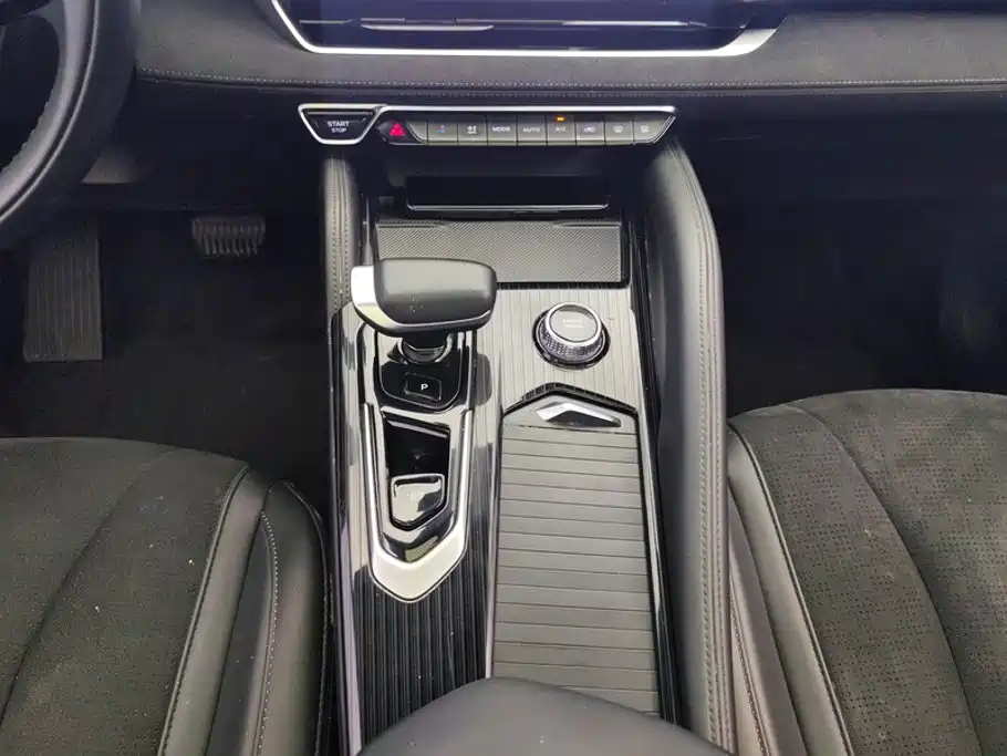 Geely Xingyue L 2023 — фото 16