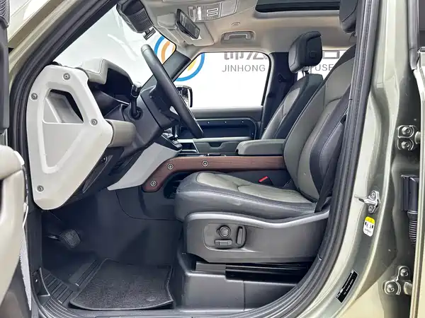 Land Rover Defender 2022