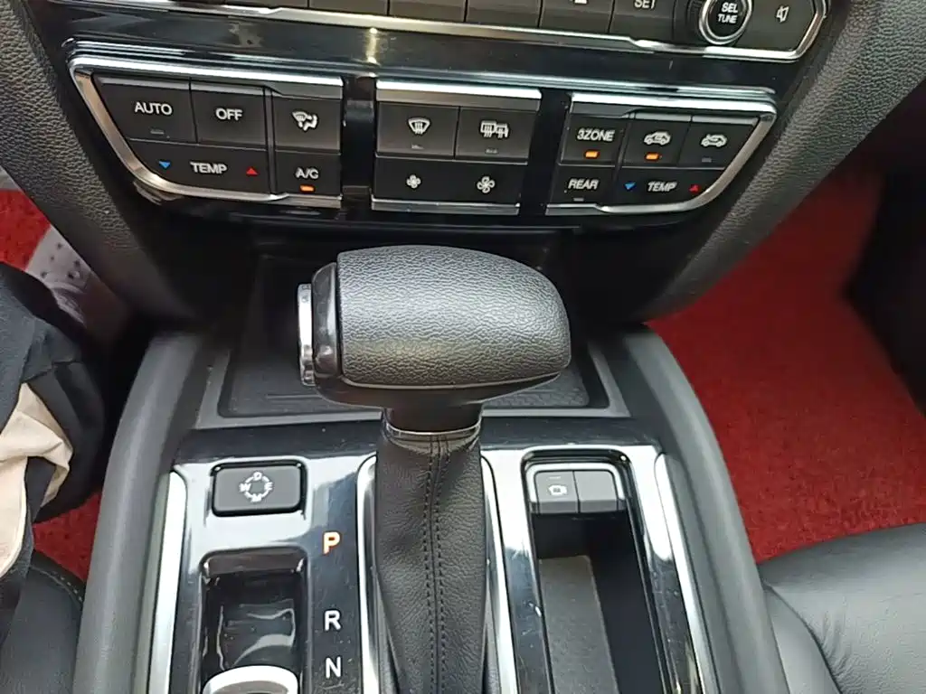 GAC Trumpchi GS8 2017 — фото 14