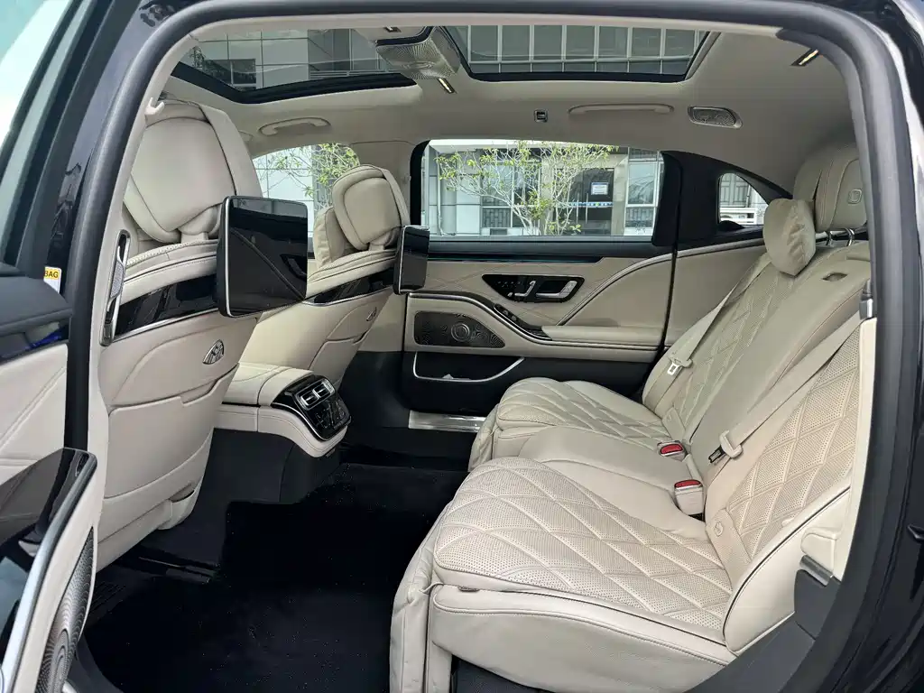 Mercedes-Benz Maybach S-Class 2023 — фото 15