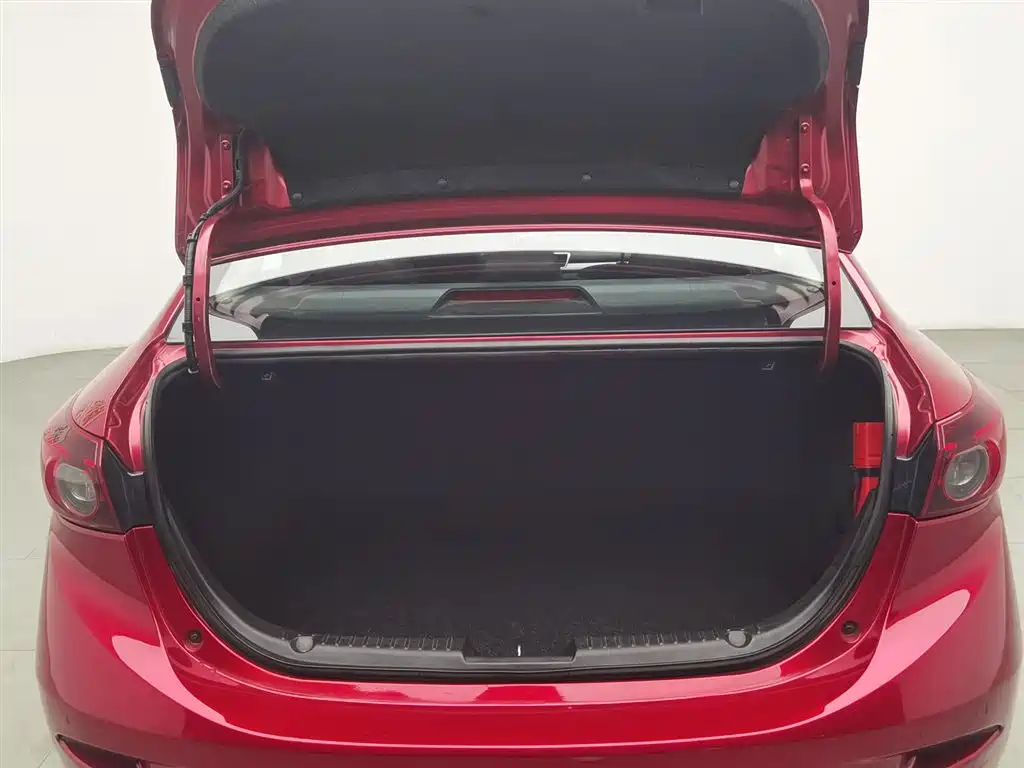 Mazda 3 Axela 2016 — фото 16