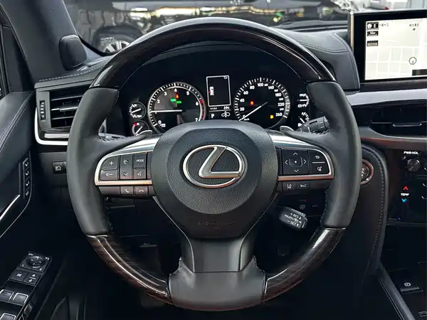 Lexus LX 2019