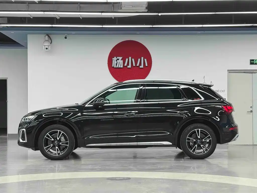 Audi Q5L 2023 — фото 31
