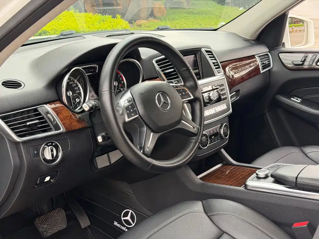 Mercedes-Benz M-Class 2015 — фото 8