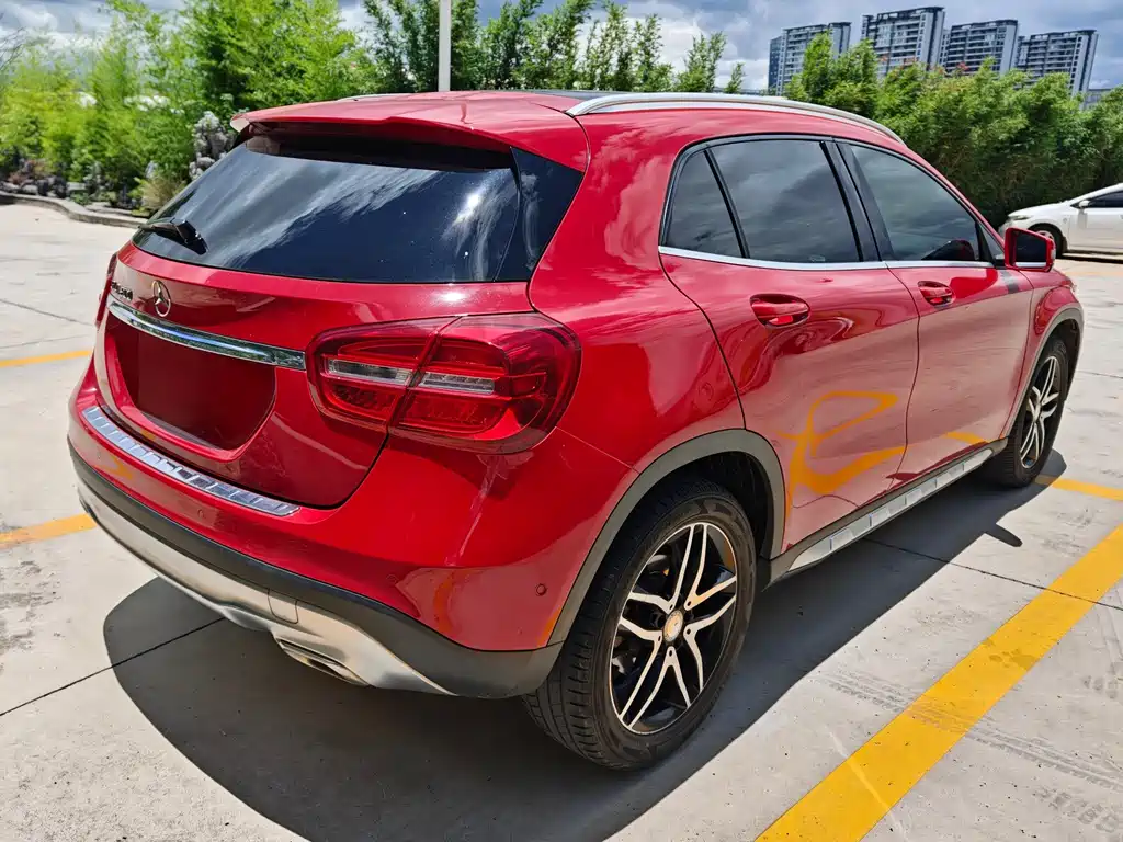 Mercedes-Benz GLA 2015
