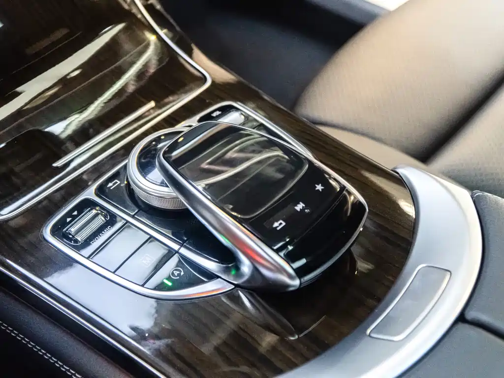 Mercedes-Benz GLC 2019 — фото 17