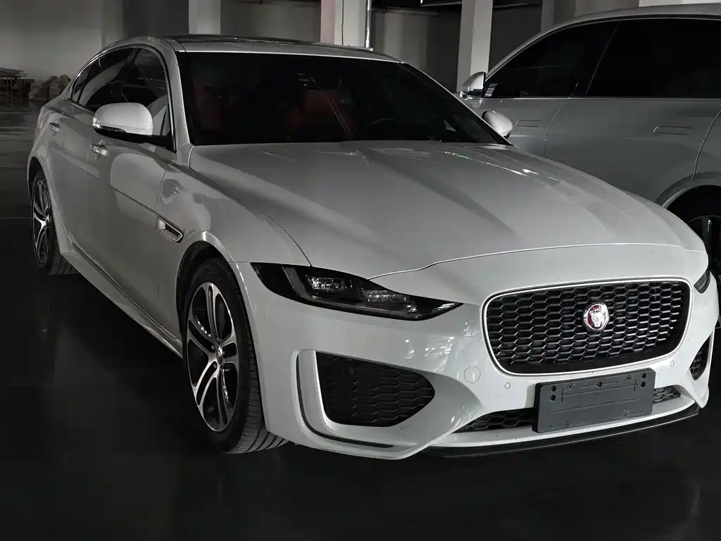 Jaguar XEL 2025 — фото 3