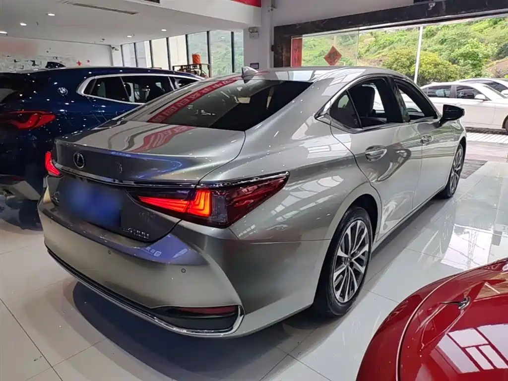 Lexus ES 2023 — фото 7