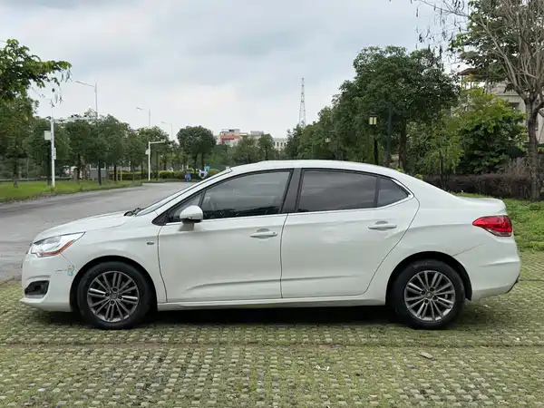 Citroën C4L 2014