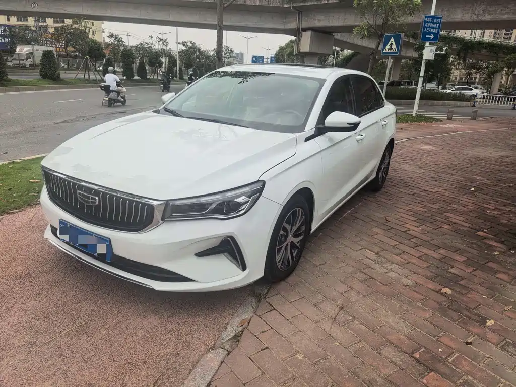 Geely Emgrand 2023
