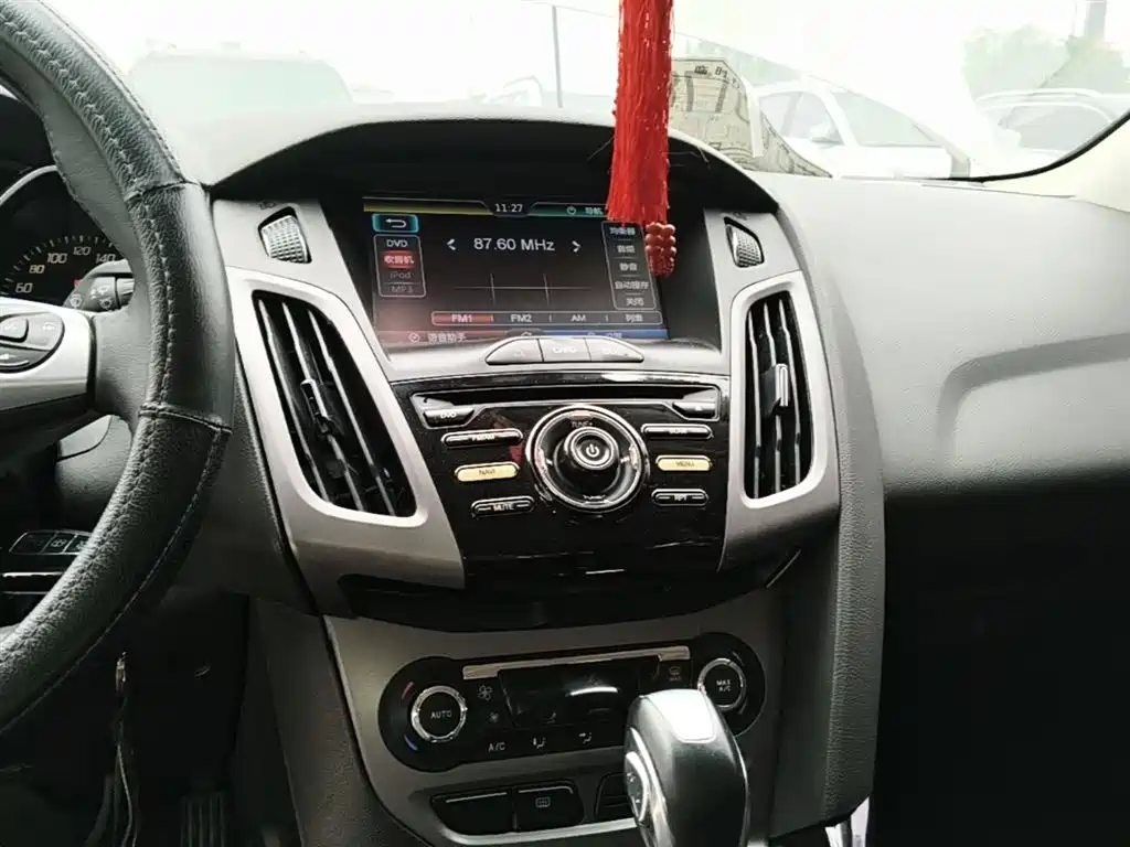 Ford Focus 2015 — фото 13