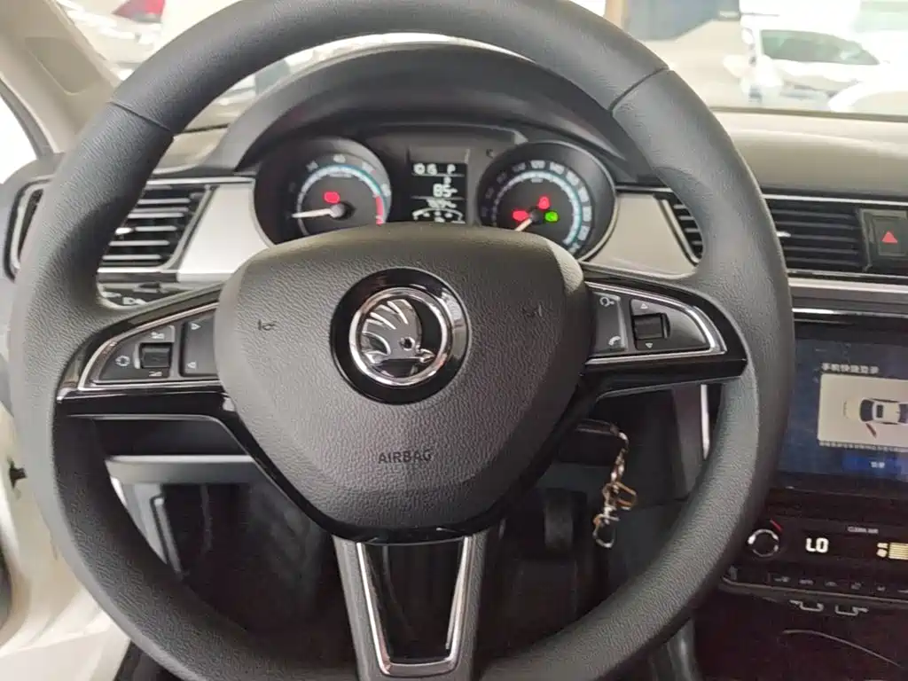Skoda Rapid 2020 — фото 11