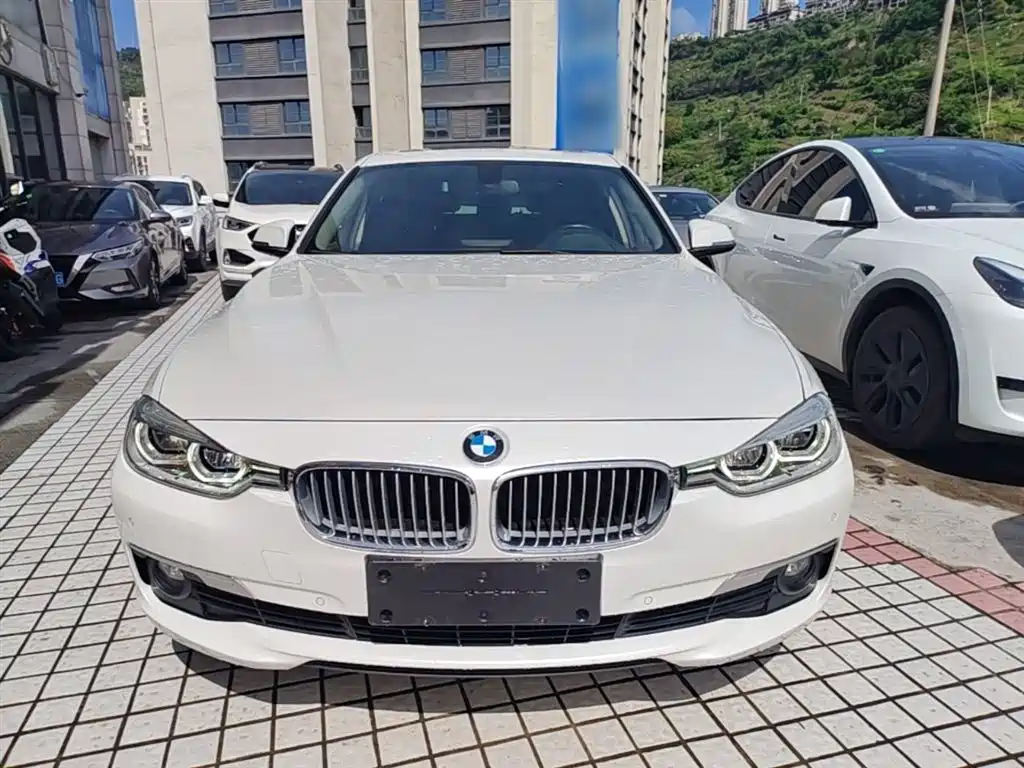 BMW 3 Series 2018 — фото 3