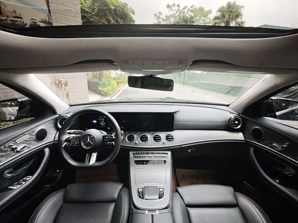 Mercedes-Benz E-Class 2022 — фото 13