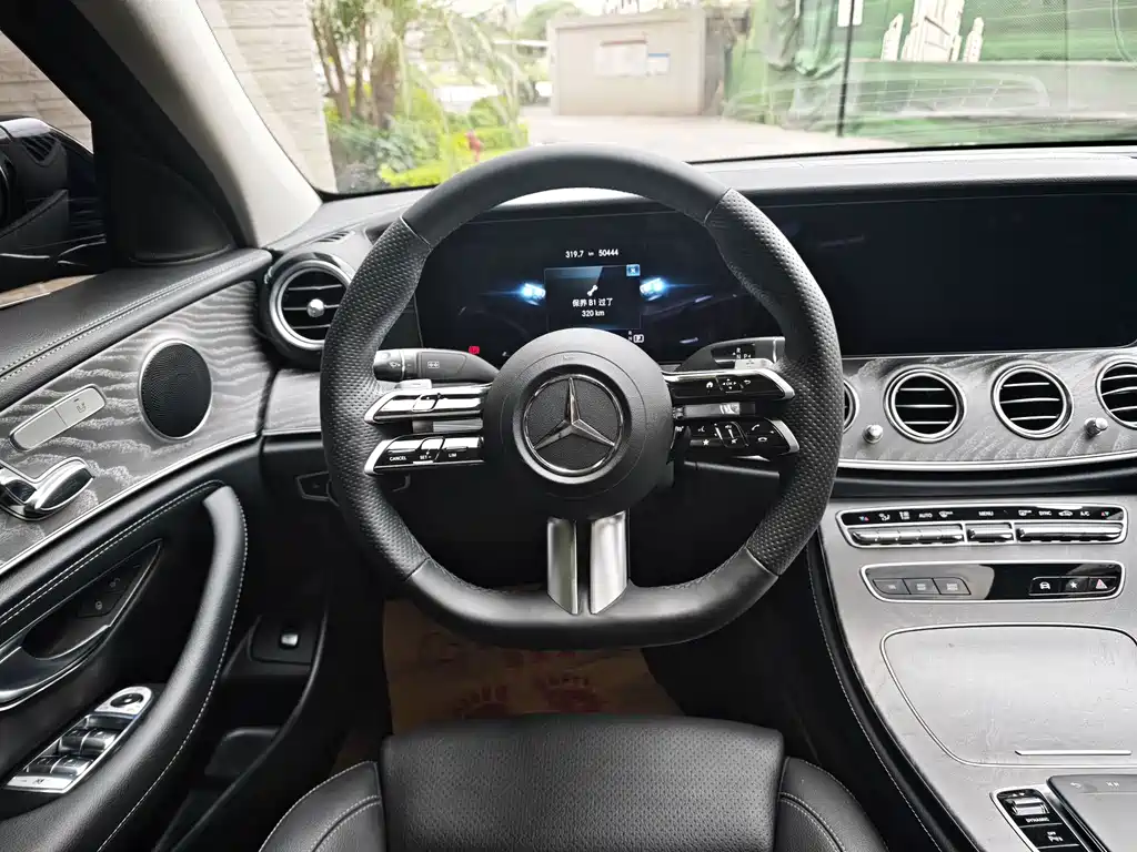 Mercedes-Benz E-Class 2022 — фото 12