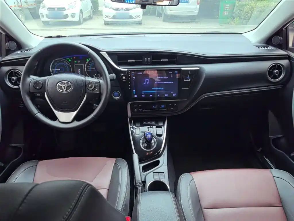Toyota Corolla 2019 — фото 10
