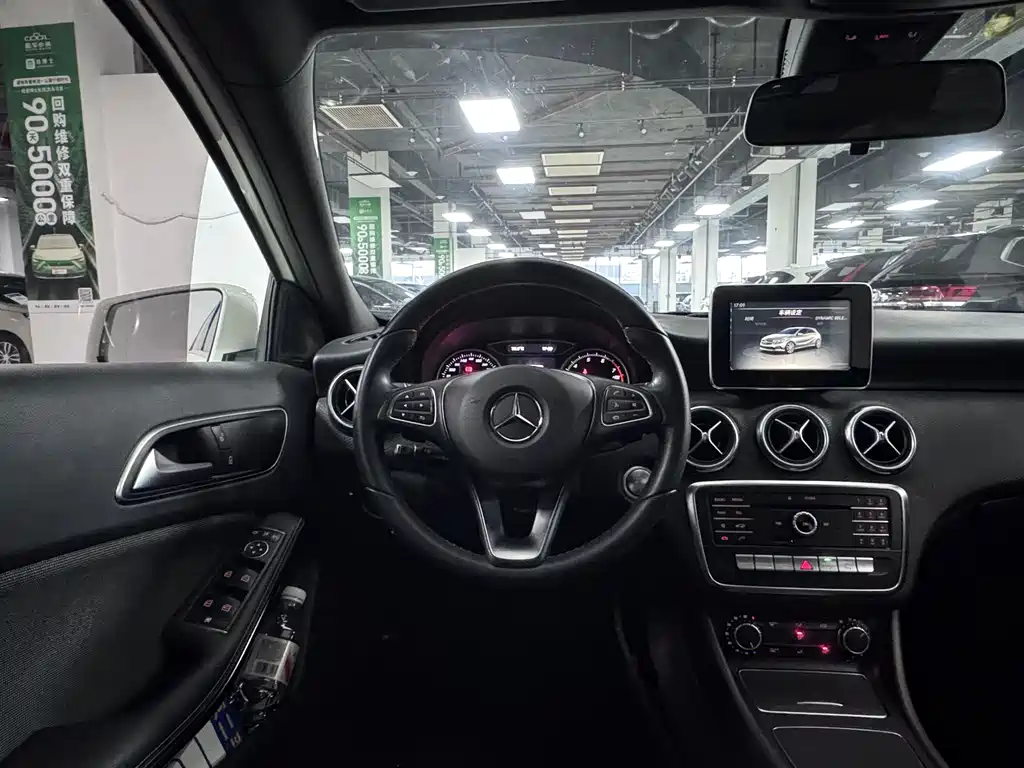 Mercedes-Benz A-Class 2016 — фото 14